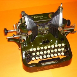 Oliver 9